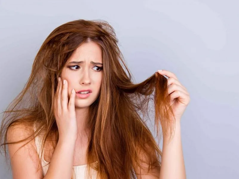 Lọn tóc tỉa xong bị xù và xơ xác