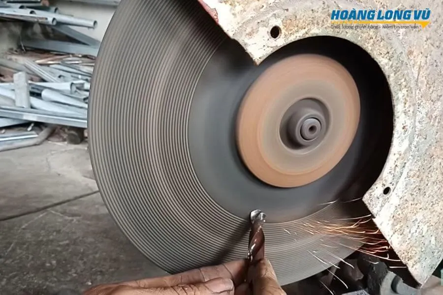 Cách mài mũi khoan đúng kỹ thuật 