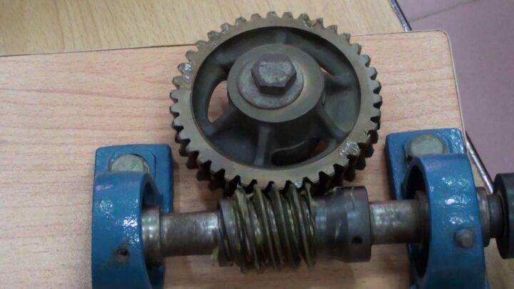 cơ cấu trục vít bánh vít: Nguyên Lý, Cấu Tạo và Ứng Dụng Trong Kỹ Thuật Cơ Khí