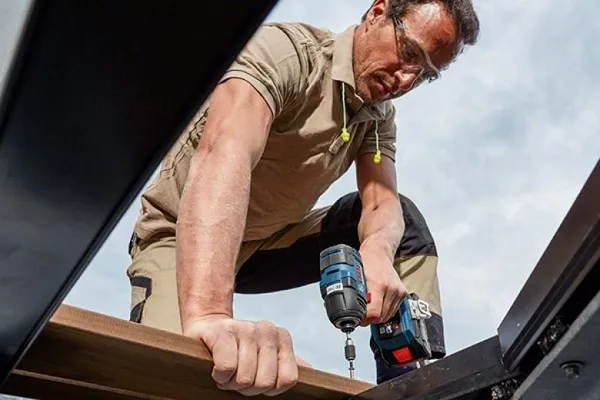 Máy vặn ốc vít dùng pin Bosch GDR 180 LI chuyên nghiệp