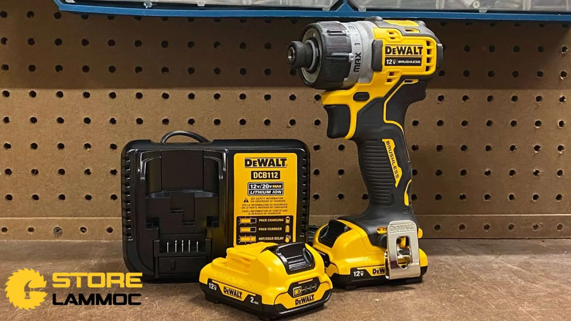 Máy bắn vít pin Dewalt DCF601D2 12V nhỏ gọn tiện lợi cho các tác vụ linh hoạt