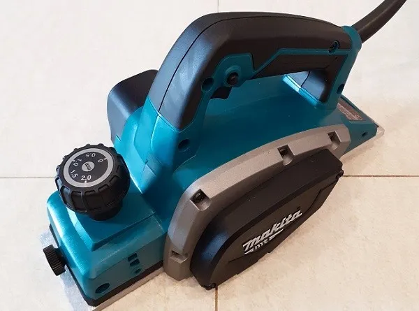 Thiết bị bảo hộ khi sử dụng máy bào gỗ cầm tay