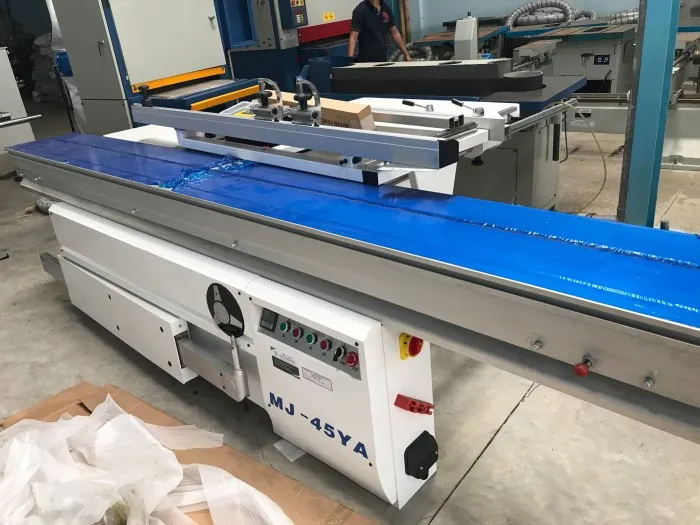 Máy cưa bàn trượt bị rung lắc trong quá trình hoạt động