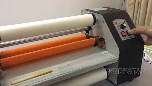 Máy ép plastic và cán màng nhiệt thường sử dụng trên giấy A3 và A4