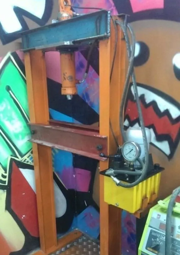 Hình ảnh máy ép thủy lực tự chế 30 tấn