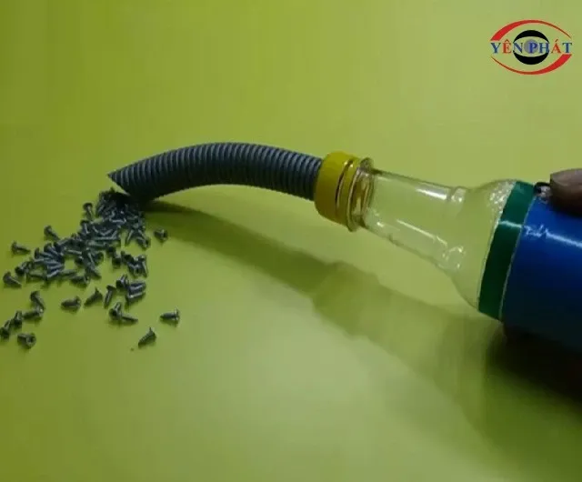 máy hút bụi tự chế chỉ hút được vật to