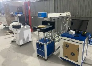 Hệ thống nguồn laser CO2 trong máy khắc laser