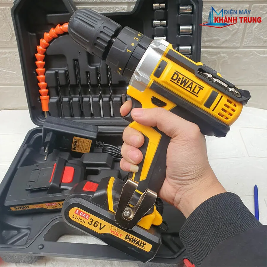 Máy bắn vít dùng pin Dewalt 36V thiết kế nhỏ gọn, tay cầm bọc cao su chống trượt