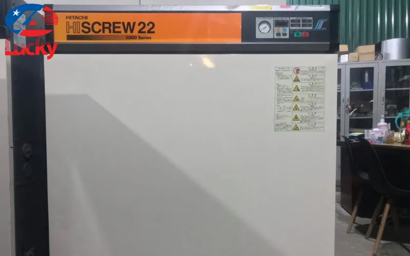 Máy nén khí trục vít Hitachi Hiscrew 22kW đang hoạt động