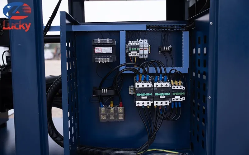 Hình ảnh mạch điện điều khiển máy nén khí trục vít chi tiết