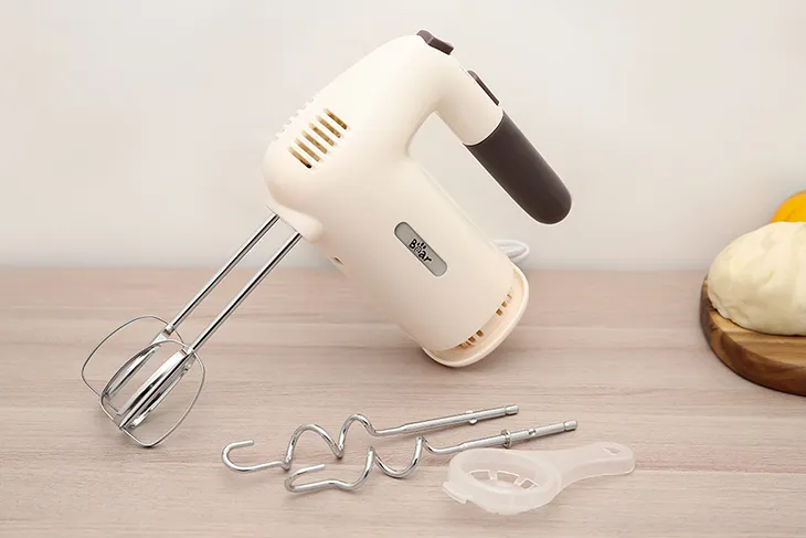 An toàn điện khi sửa máy đánh trứng: Tắt nguồn khi có tiếng ồn lạ