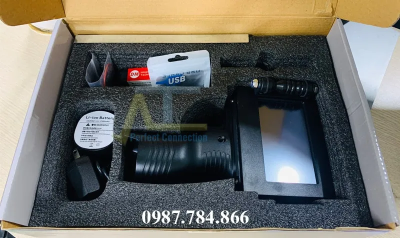 Dây chuyền sản xuất hiện đại với máy in phun date tích hợp tự động hóa quá trình in trên sản phẩm