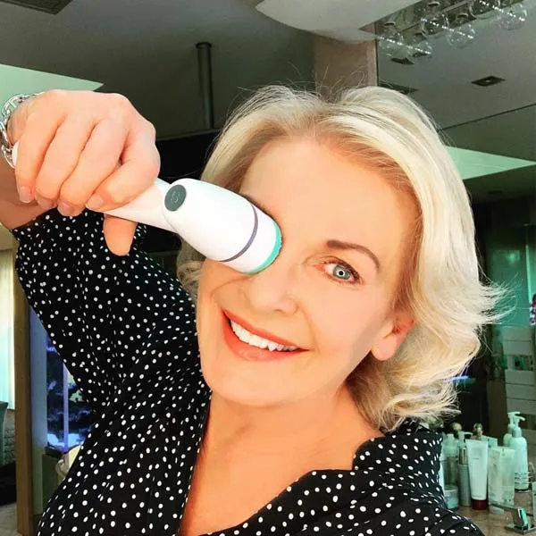 Lựa chọn máy rửa mặt phù hợp với loại da là cách sử dụng máy rửa mặt cầm tay thông minh