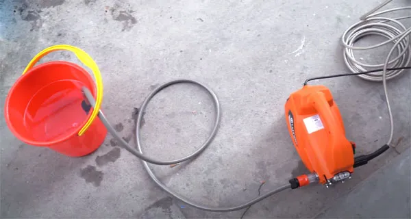 Máy rửa xe Lutian 210G tự hút nước