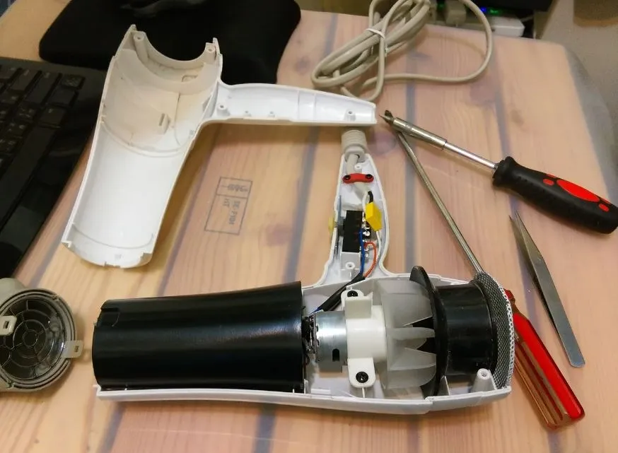 Quy trình nối lại dây mayso nhiệt bị đứt trong máy sấy tóc, một bước quan trọng để khắc phục lỗi không nóng