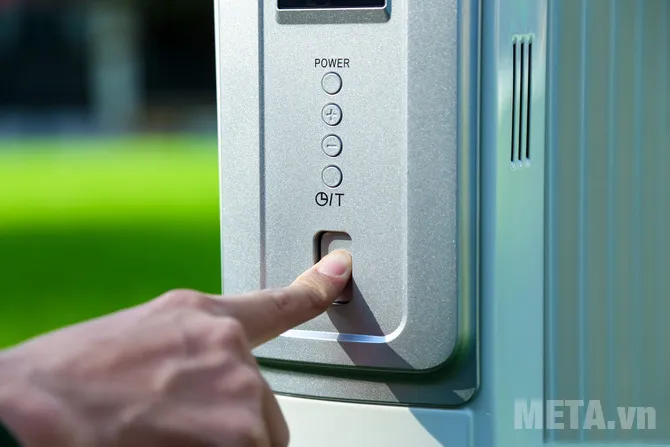 Các nút bấm điều khiển máy sưởi dầu FujiE OFR4413