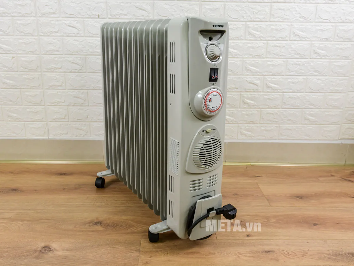 Đặc điểm của sản phẩm máy sưởi dầu Tiross TS926, với 13 thanh sưởi và giá phơi đồ tiện lợi