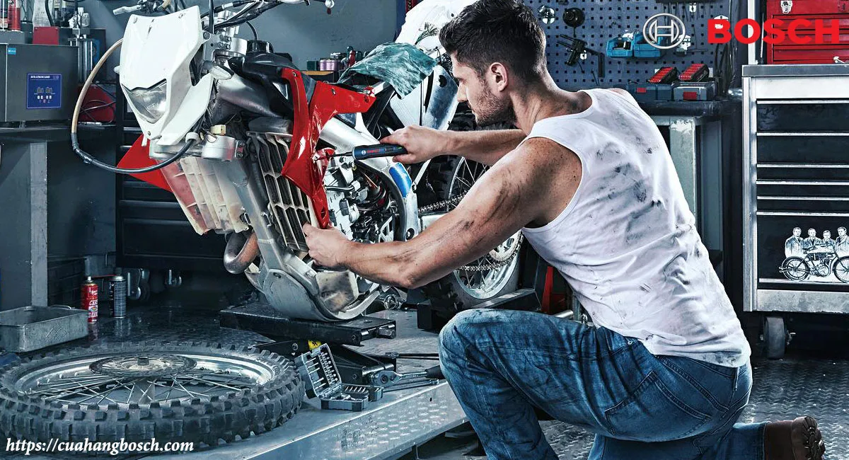 Máy bắt vít dùng pin Bosch Go 3.6V tiện dụng, thể hiện tính linh hoạt cao trong thiết kế nhỏ gọn.