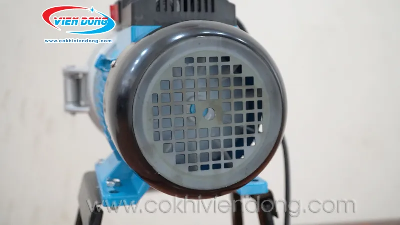 Động cơ mạnh mẽ của máy xay bột, đảm bảo quá trình xay bột gạo nước trơn tru theo cách sử dụng máy xay bột gạo nước