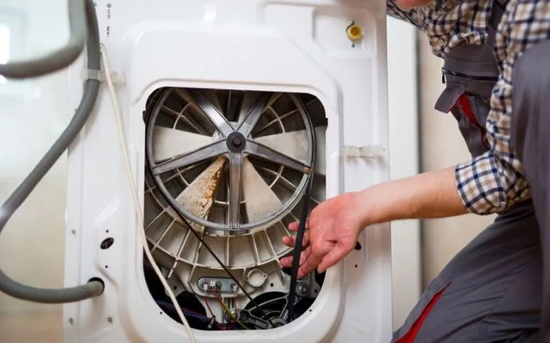 Máy giặt Sanyo không xả nước do dây curoa bị hỏng