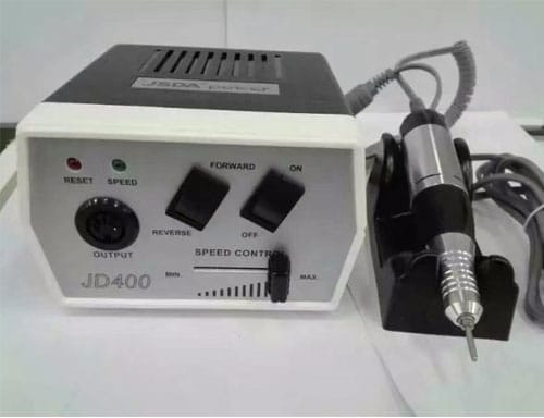 Máy mài móng chuyên nghiệp hỗ trợ quá trình làm đẹp móng tay chi tiết