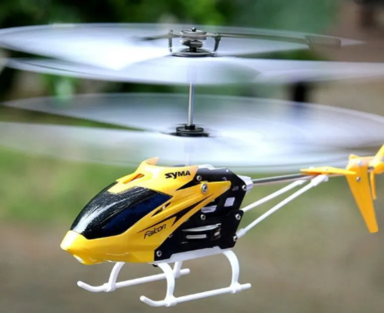 Cách lắp ráp máy bay điều khiển từ xa – Chuẩn bị dụng cụ và linh kiện