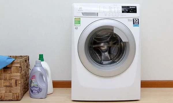 Thiết kế sang trọng của máy giặt Electrolux, minh họa cách sử dụng máy giặt Electrolux đúng cách để tăng tuổi thọ.