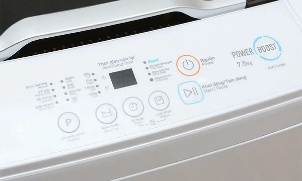 Bảng điều khiển trực quan trên máy giặt Electrolux, giúp người dùng dễ dàng sử dụng máy giặt Electrolux đúng cách theo từng chương trình.