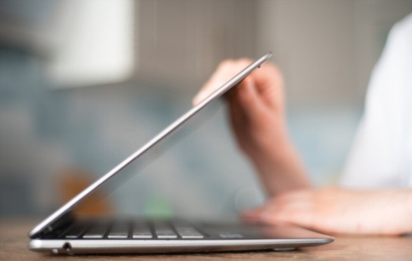 Cách Mở Máy Tính Xách Tay: Hướng Dẫn Chi Tiết Khắc Phục Mọi Lỗi Khóa Cách Mở Máy Tính Xách Tay: Hướng Dẫn Chi Tiết Khắc Phục Mọi Lỗi Khóa