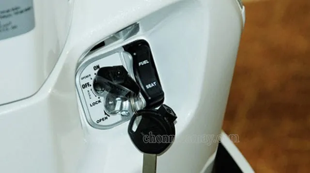 hướng dẫn mở cốp xe tay ga đời cũ sử dụng chìa khóa cơ