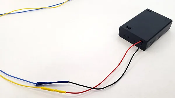 Kết nối mạch điện máy bay tự chế với pin