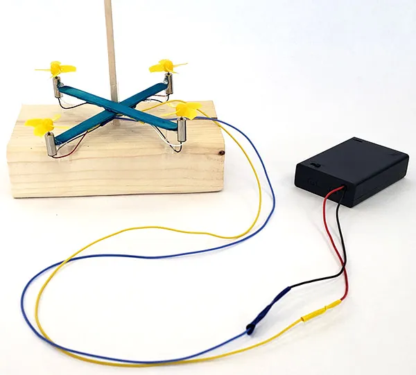 Thử nghiệm bay với trụ dẫn hướng của máy bay tự chế