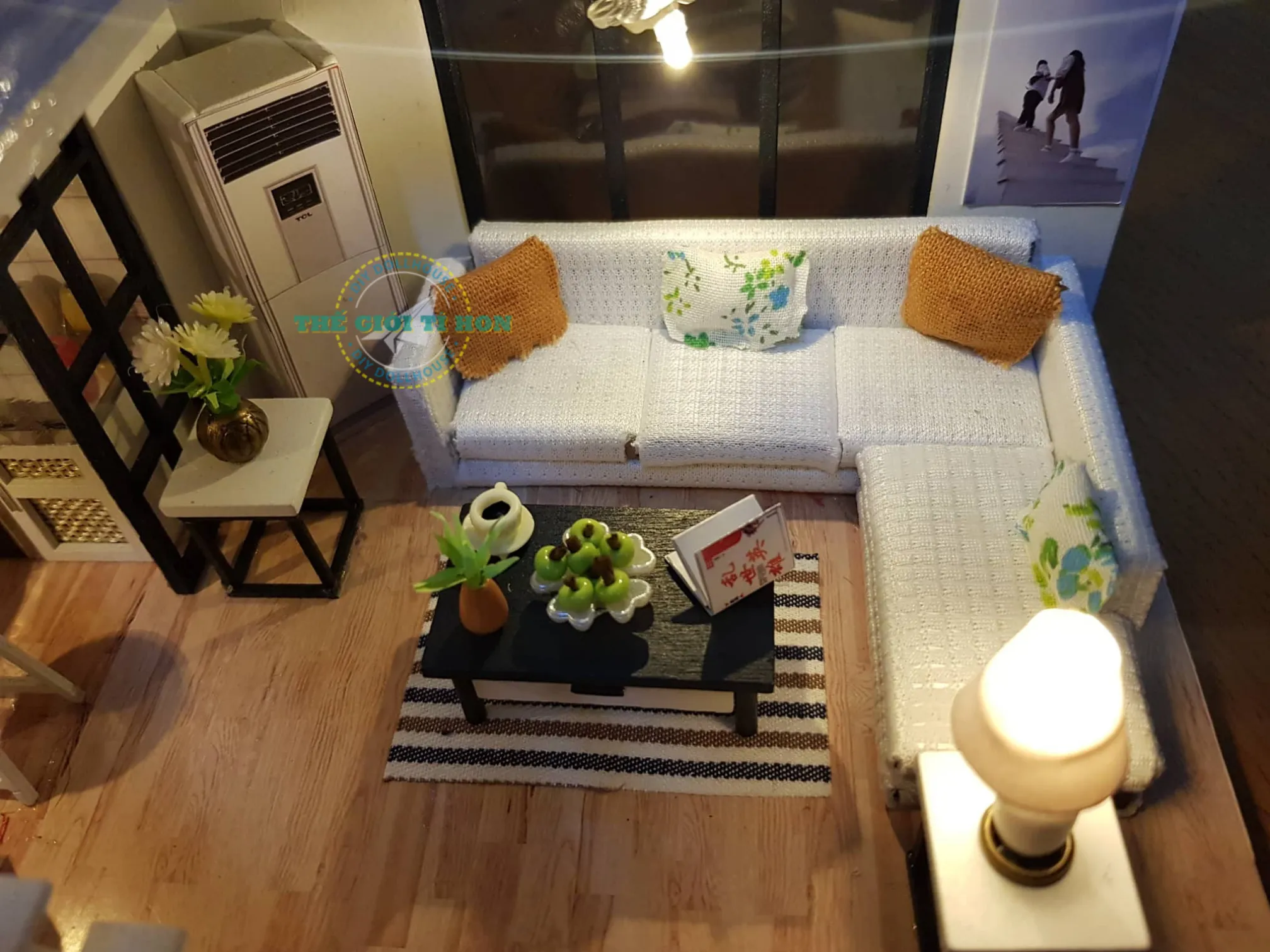 Mô hình nhà gỗ tự lắp ráp từ góc nhìn bên hông