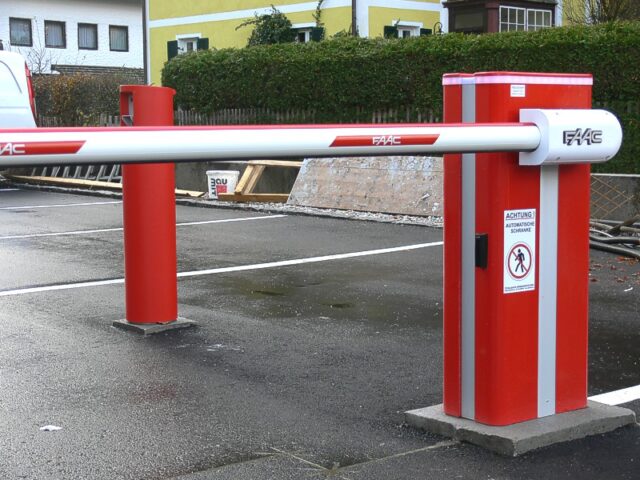 Triển Khai Lắp Đặt Cần Chắn Dàn Chắn Tự Động: Tối Ưu An Toàn Giao Thông