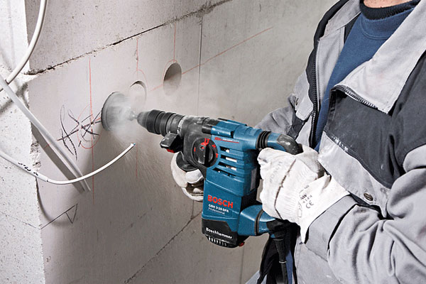 Máy khoan búa dùng điện Bosch GBH 3-28 DRE, biểu tượng của công suất ổn định
