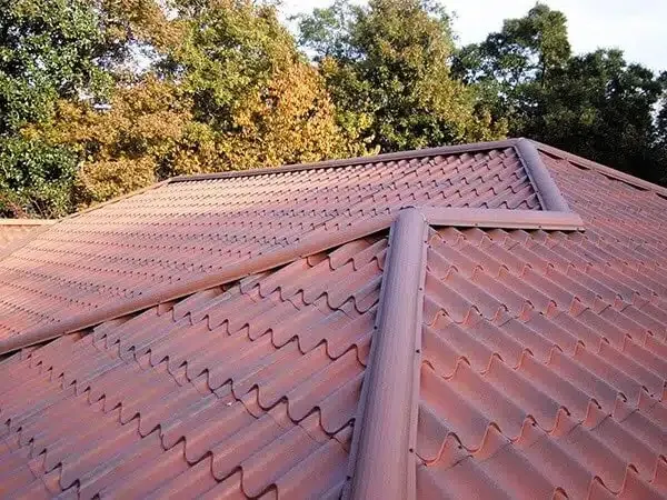 Hình ảnh ngói màu Mỹ Xuân chất lượng cao, lựa chọn tối ưu khi thi công lợp ngói bắn vít