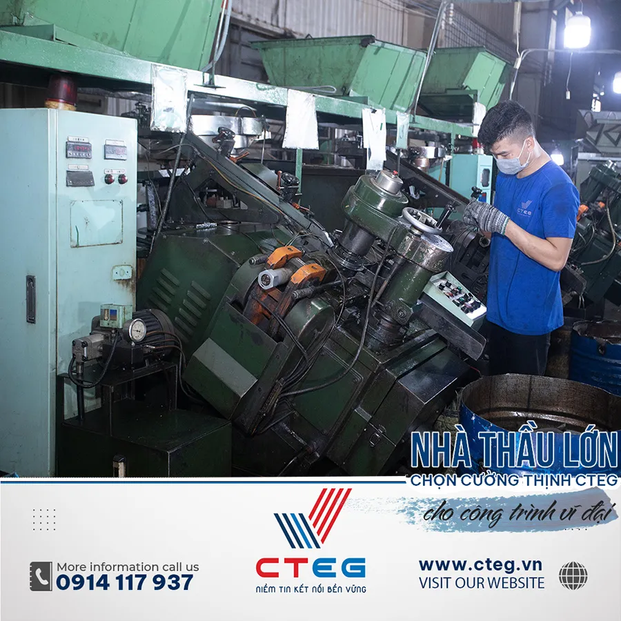 Đội ngũ chuyên gia của nhà máy sản xuất ốc vít Cơ Khí Quốc Cường tư vấn và hỗ trợ khách hàng tận tình