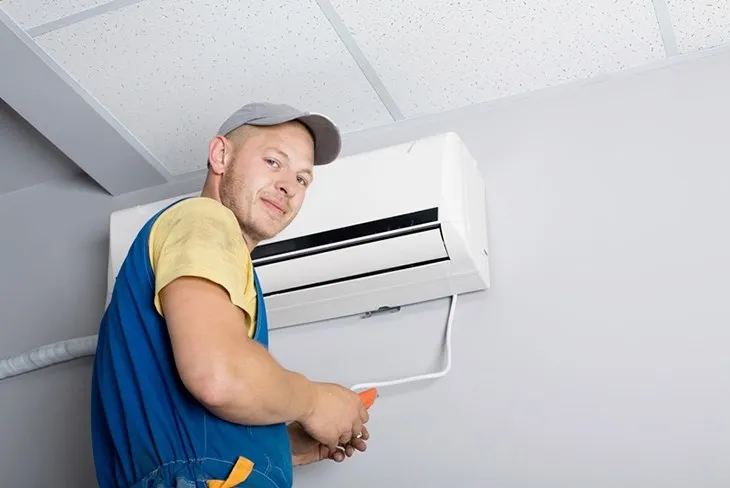 Lắp đặt máy lạnh đúng cách ở nơi khô ráo, thoáng mát giúp tránh hỏng board mạch