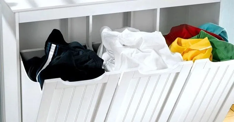 Phân loại quần áo trước khi giặt
