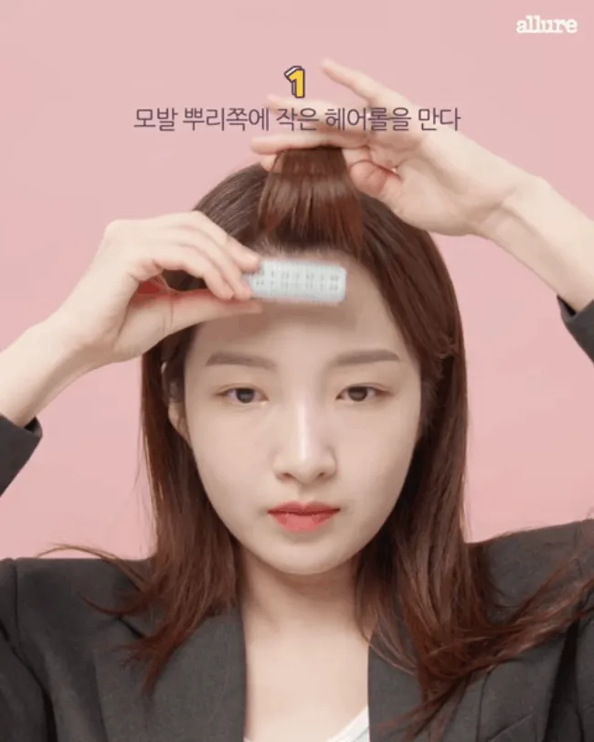 Chọn lô cuốn tóc mái nhỏ để uốn sát chân tóc cho mái phồng tự nhiên