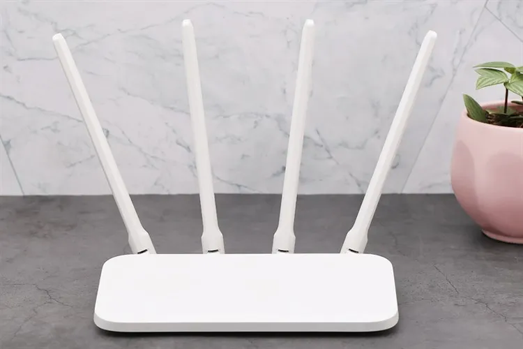 Router Wifi Chuẩn AC1200 Xiaomi 4A được đặt gần vị trí làm việc