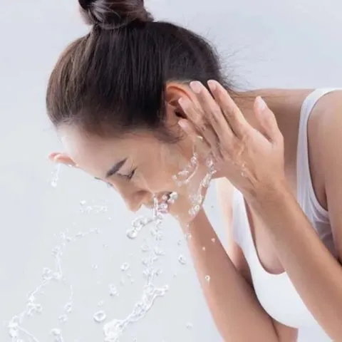 Quy trình làm sạch da mặt chuyên sâu trước khi sử dụng máy điện di ion