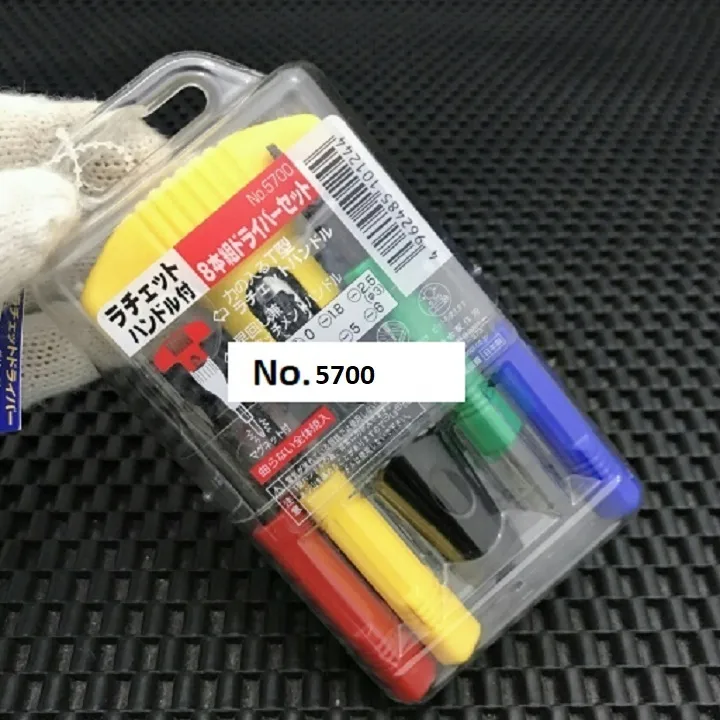 Các chi tiết đầu vít và tay cầm của bộ tô vít đa năng Anex No.5700, minh họa sự tinh xảo trong thiết kế.