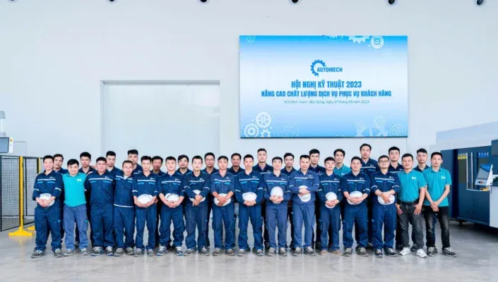 Đội ngũ kỹ thuật chuyên gia máy chấn tôn