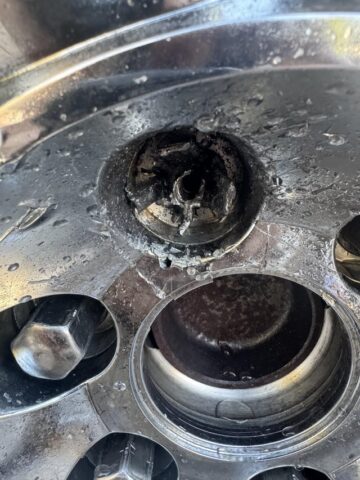 Cách Tháo Máy Cắt Cầm Tay Bị Kẹt An Toàn Và Hiệu Quả