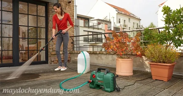 Dây cấp nước ảnh hưởng trực tiếp đến khả năng xịt rửa của máy