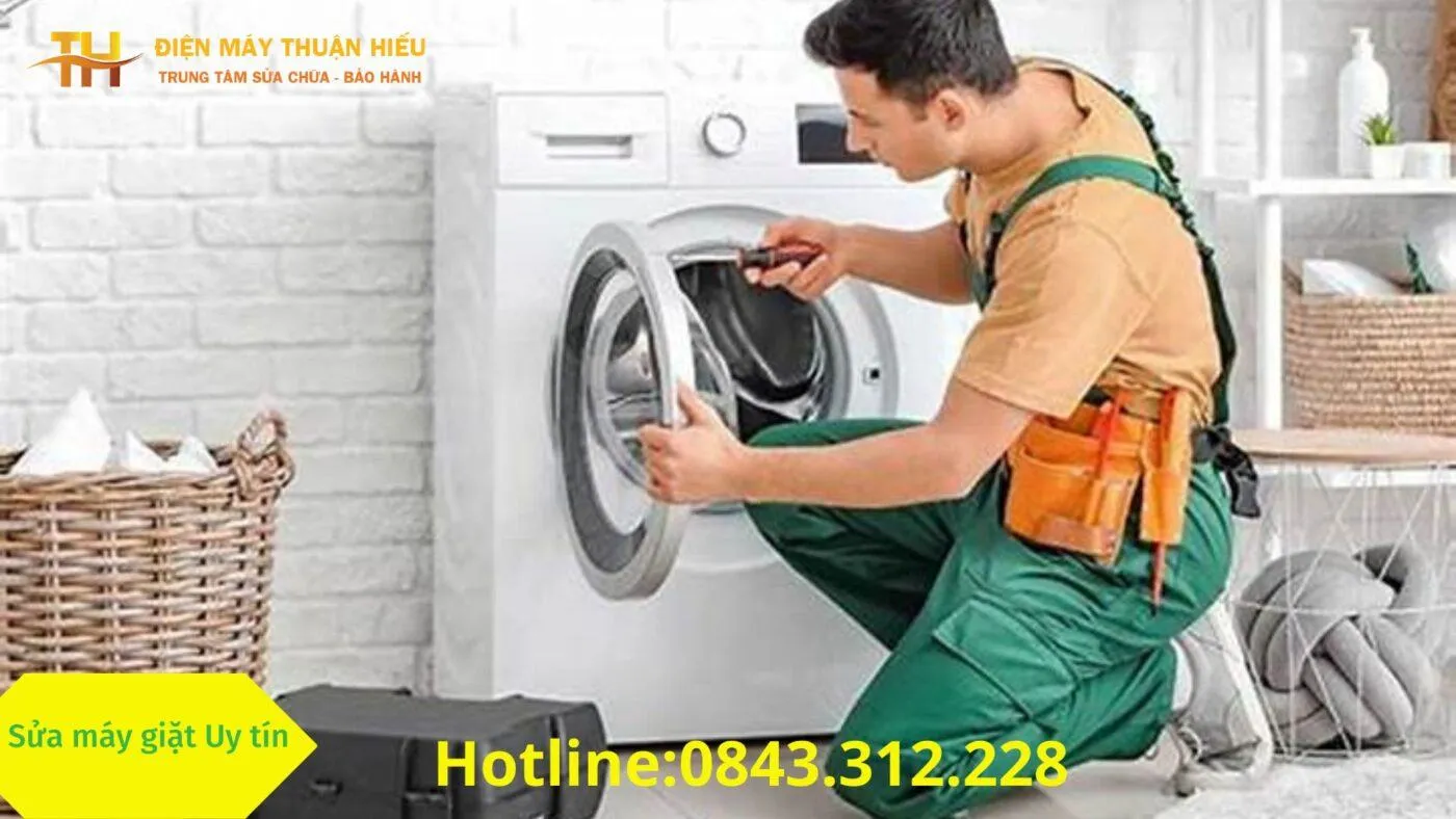 Khi nào cần gọi thợ để mở nắp máy giặt Toshiba bị khóa tại nhà