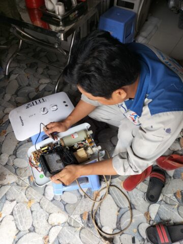 Cách Sửa Máy Nóng Lạnh Tại Nhà An Toàn, Hiệu Quả Nhất