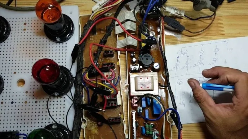 Kiểm tra các linh kiện bo mạch