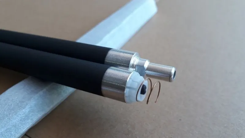 Trục từ (charge roller)